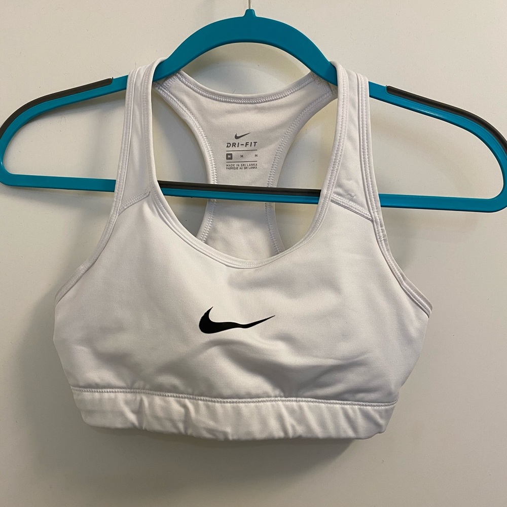 White nike sports bra